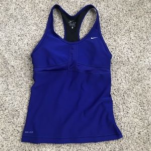 EUC Nike top - size M